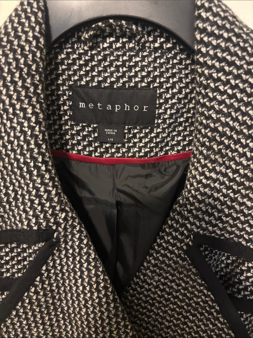 Metaphor Men's Black & White Tweed Sport Coat with Red Trim